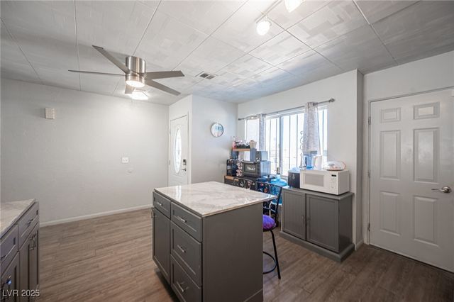 532 East Rolly Street, Henderson, NV 89011