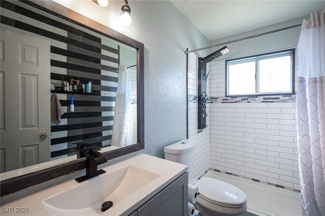 532 East Rolly Street, Henderson, NV 89011