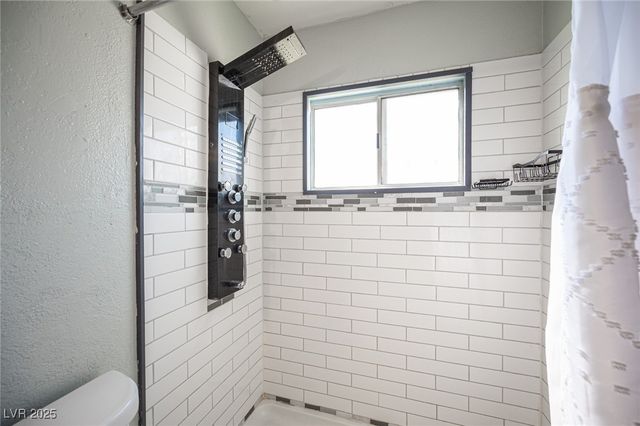 532 East Rolly Street, Henderson, NV 89011