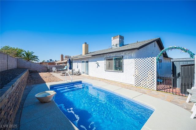 532 East Rolly Street, Henderson, NV 89011