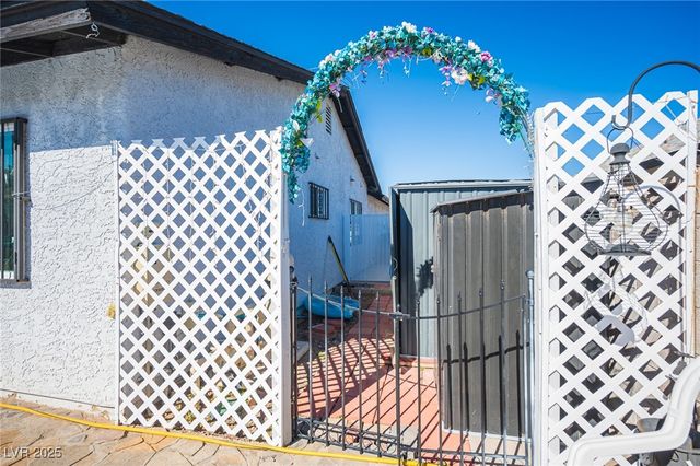 532 East Rolly Street, Henderson, NV 89011