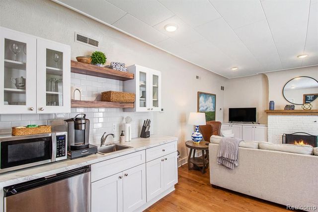 155 N Main Street, Clarkston, MI 48346