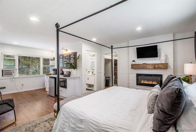 155 N Main Street, Clarkston, MI 48346