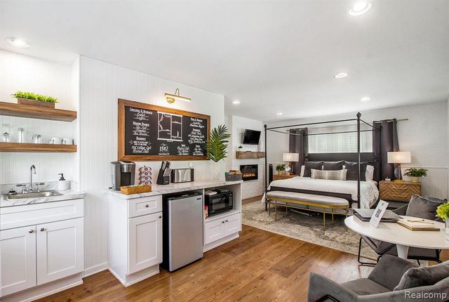 155 N Main Street, Clarkston, MI 48346