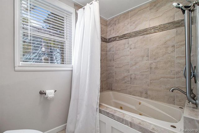 155 N Main Street, Clarkston, MI 48346