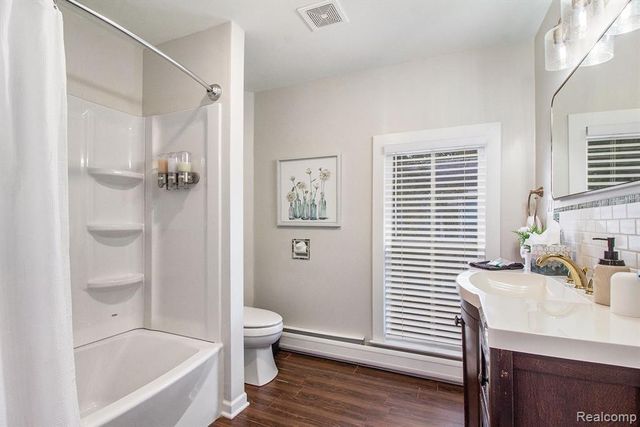 155 N Main Street, Clarkston, MI 48346