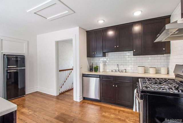 155 N Main Street, Clarkston, MI 48346