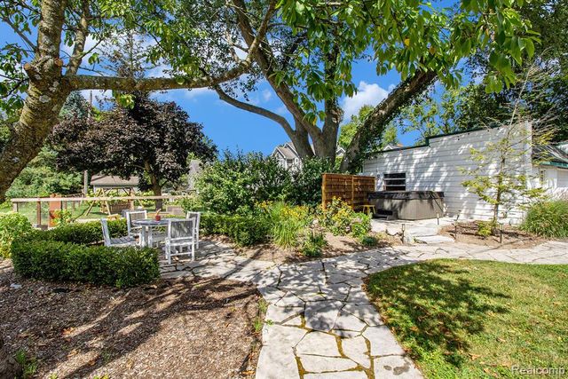 155 N Main Street, Clarkston, MI 48346