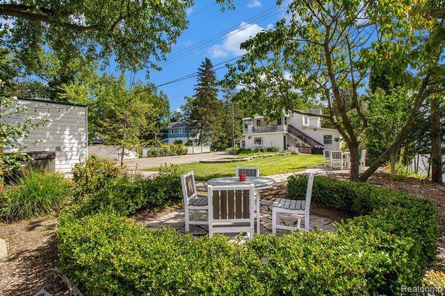 155 N Main Street, Clarkston, MI 48346