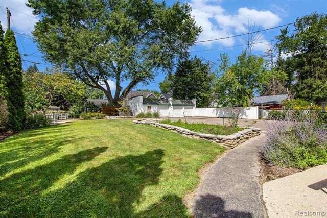 155 N Main Street, Clarkston, MI 48346