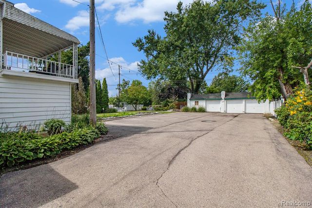 155 N Main Street, Clarkston, MI 48346