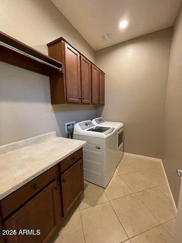 4511 E JONES Street, Gilbert, AZ 85295