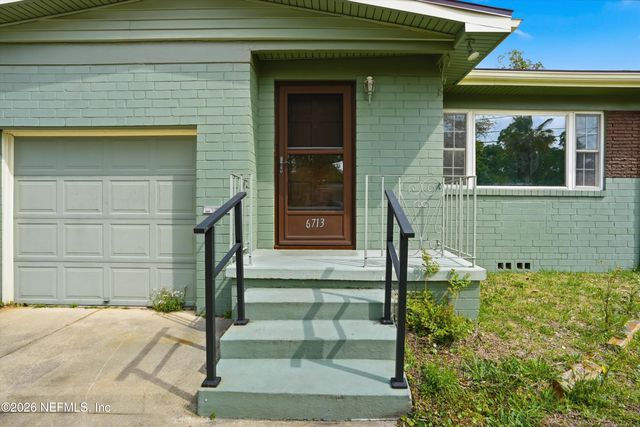 6713 PROVOST Road N, Jacksonville, FL 32216