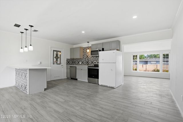 6713 PROVOST Road N, Jacksonville, FL 32216