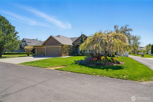 832 SE Vintage Way, College Place, WA 99324