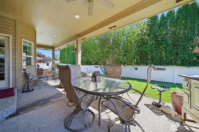 832 SE Vintage Way, College Place, WA 99324