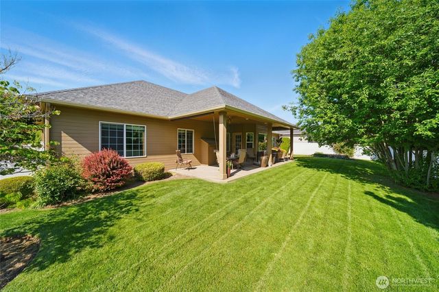 832 SE Vintage Way, College Place, WA 99324