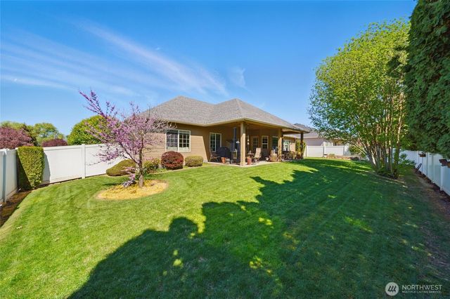 832 SE Vintage Way, College Place, WA 99324