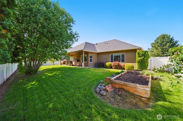 832 SE Vintage Way, College Place, WA 99324