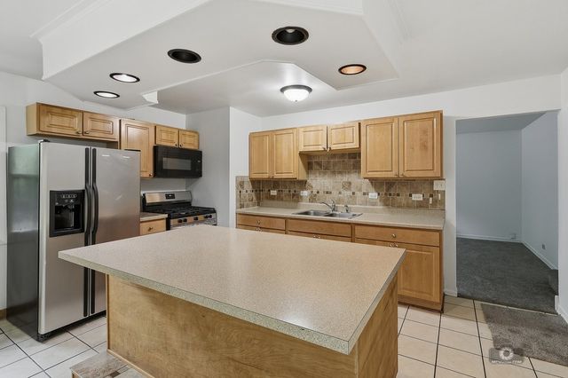 16112 University Avenue, South Holland, IL 60473