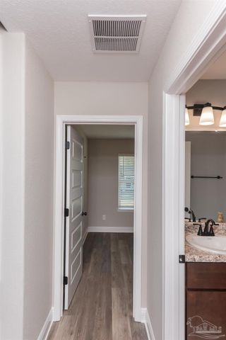 8570 Stockdale Ave, Pensacola, FL 32514