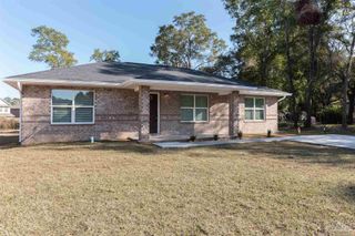 8570 Stockdale Ave, Pensacola, FL 32514