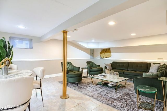 943 Drake Ave, Roselle Boro, NJ 07203