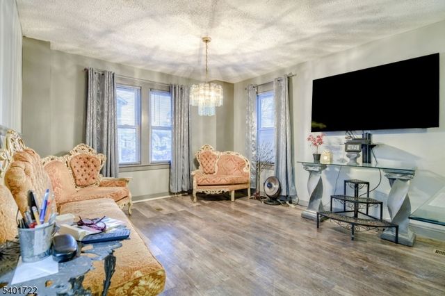 943 Drake Ave, Roselle Boro, NJ 07203