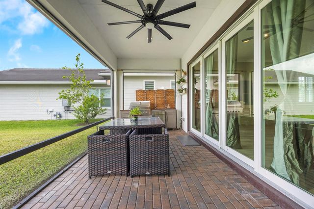 953 Hookline Circle, Loxahatchee, FL 33470