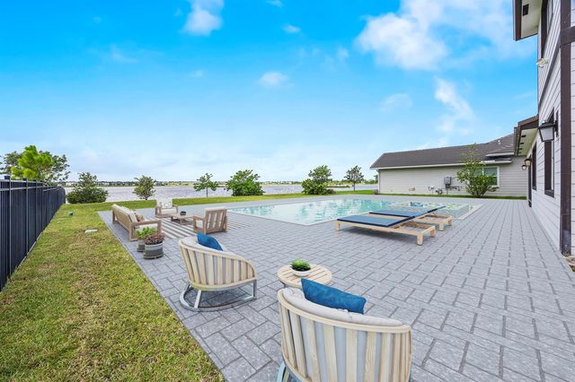 953 Hookline Circle, Loxahatchee, FL 33470