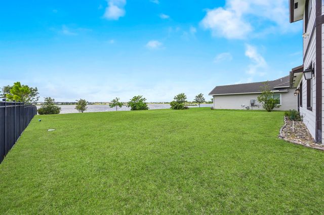 953 Hookline Circle, Loxahatchee, FL 33470