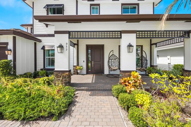 953 Hookline Circle, Loxahatchee, FL 33470