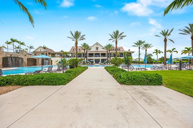 953 Hookline Circle, Loxahatchee, FL 33470