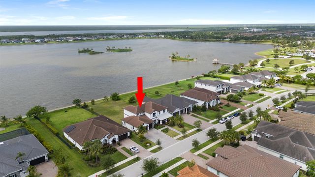 953 Hookline Circle, Loxahatchee, FL 33470