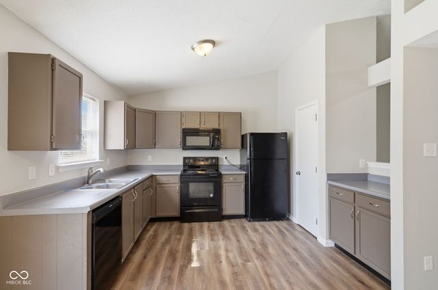 7433 Redcliff Road, Indianapolis, IN 46256