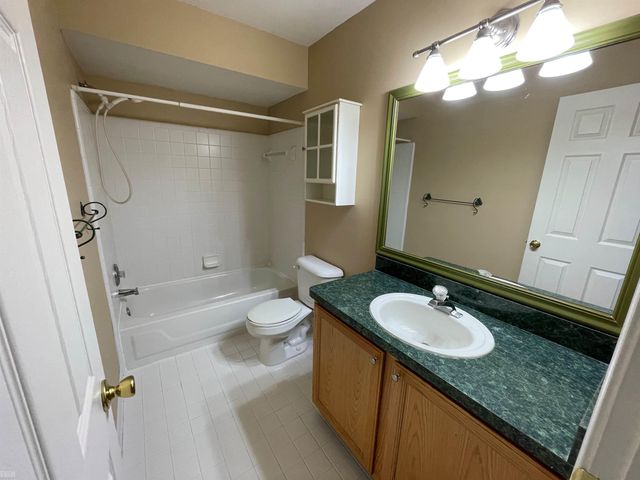 42200 Aspen Court, Clinton Twp, MI 48038