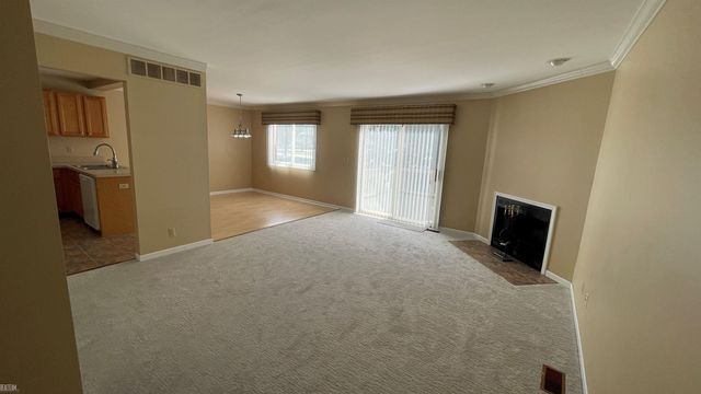 42200 Aspen Court, Clinton Twp, MI 48038