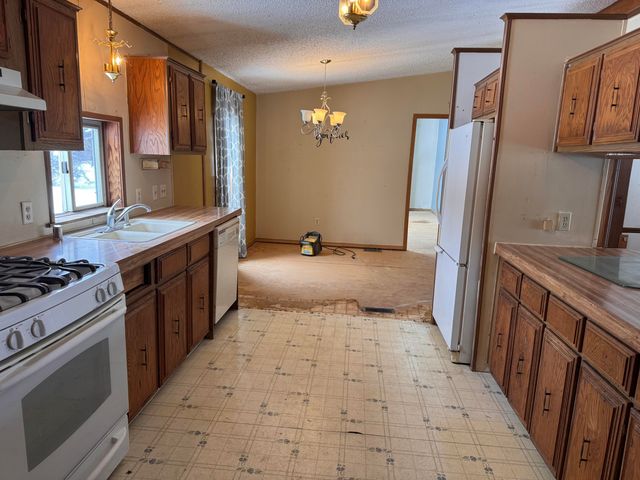 3899 Fruit Ridge Avenue NW, Grand Rapids, MI 49544