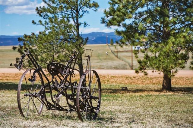 12720 Mesa View Road, Larkspur, CO 80118