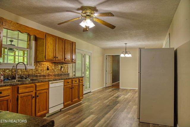 280 Joe Barrnet, Jamestown, TN 38556