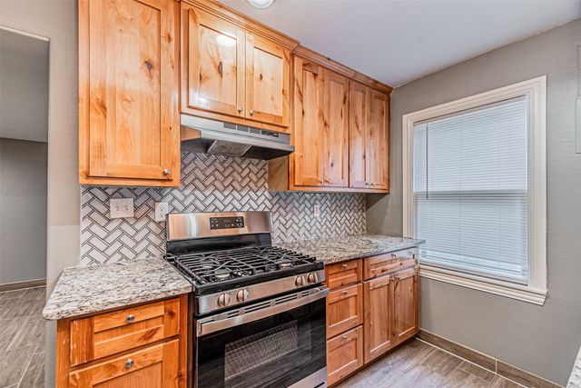 1108 Sharondale Street, Fort Worth, TX 76115
