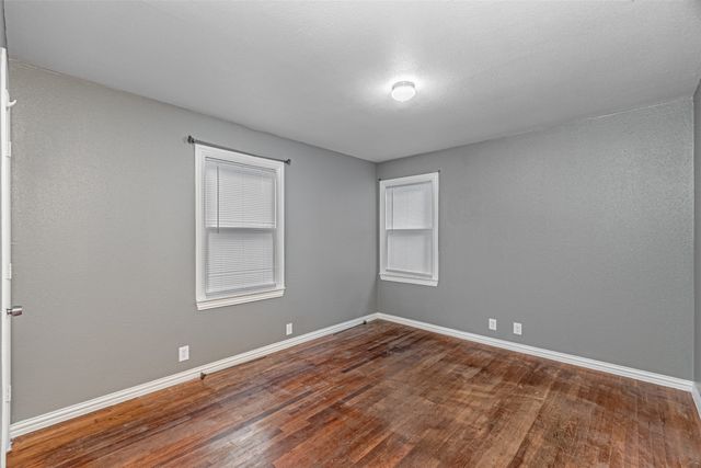 1108 Sharondale Street, Fort Worth, TX 76115