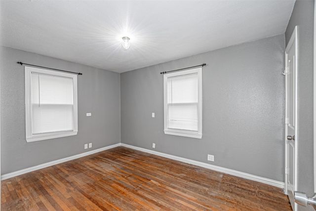 1108 Sharondale Street, Fort Worth, TX 76115