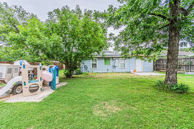 1108 Sharondale Street, Fort Worth, TX 76115