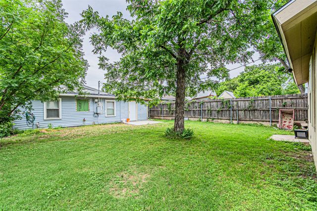 1108 Sharondale Street, Fort Worth, TX 76115