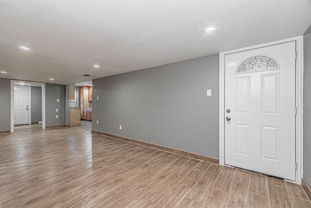 1108 Sharondale Street, Fort Worth, TX 76115