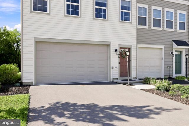206 CROFTON CT, Stephenson, VA 22656