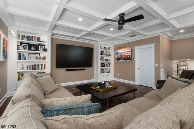 2 E Hartwick Dr, Montgomery Twp., NJ 08558