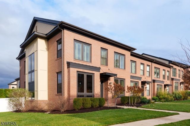 2 E Hartwick Dr, Montgomery Twp., NJ 08558