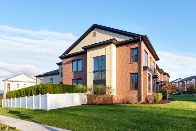 2 E Hartwick Dr, Montgomery Twp., NJ 08558